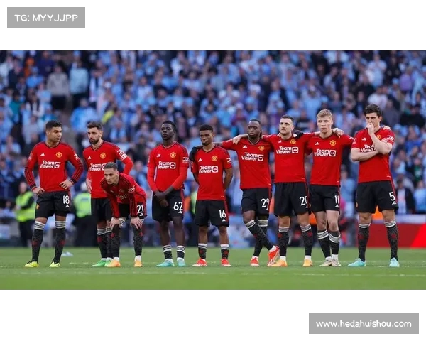 足球俱乐部转会计划调整应对新赛季挑战与球队战术升级